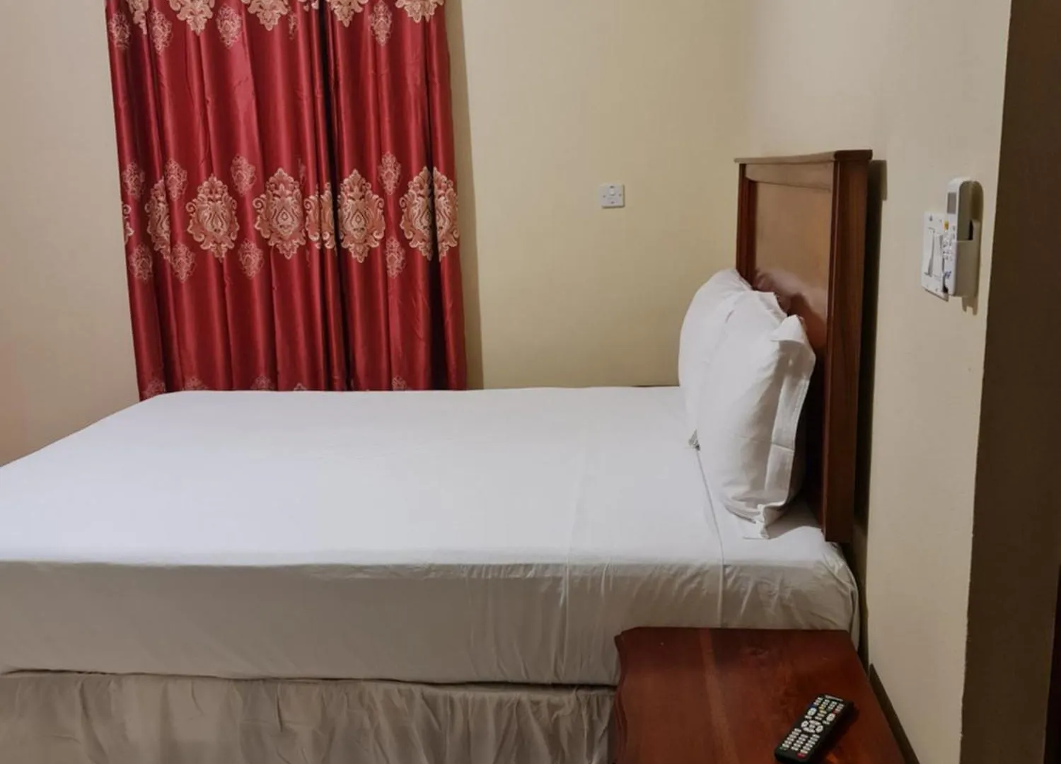 Homestay Paradise Place Grande Hotel Rooms Cave Hill