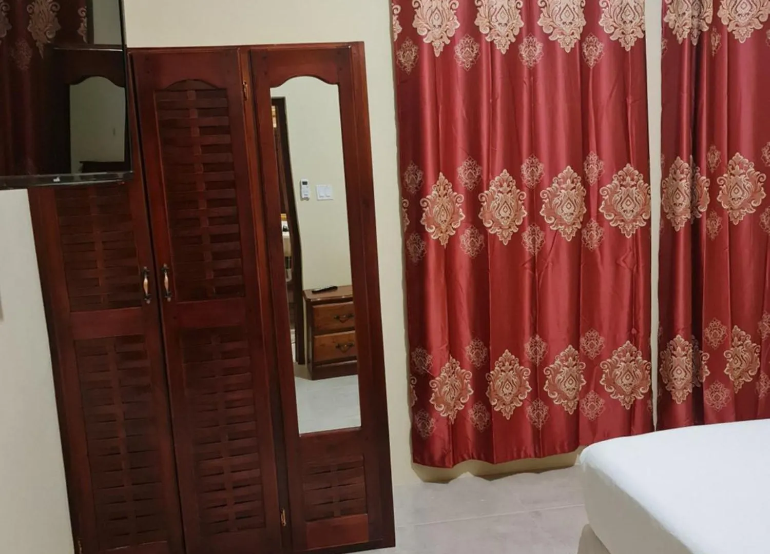 Paradise Place Grande Hotel Rooms Cave Hill Homestay