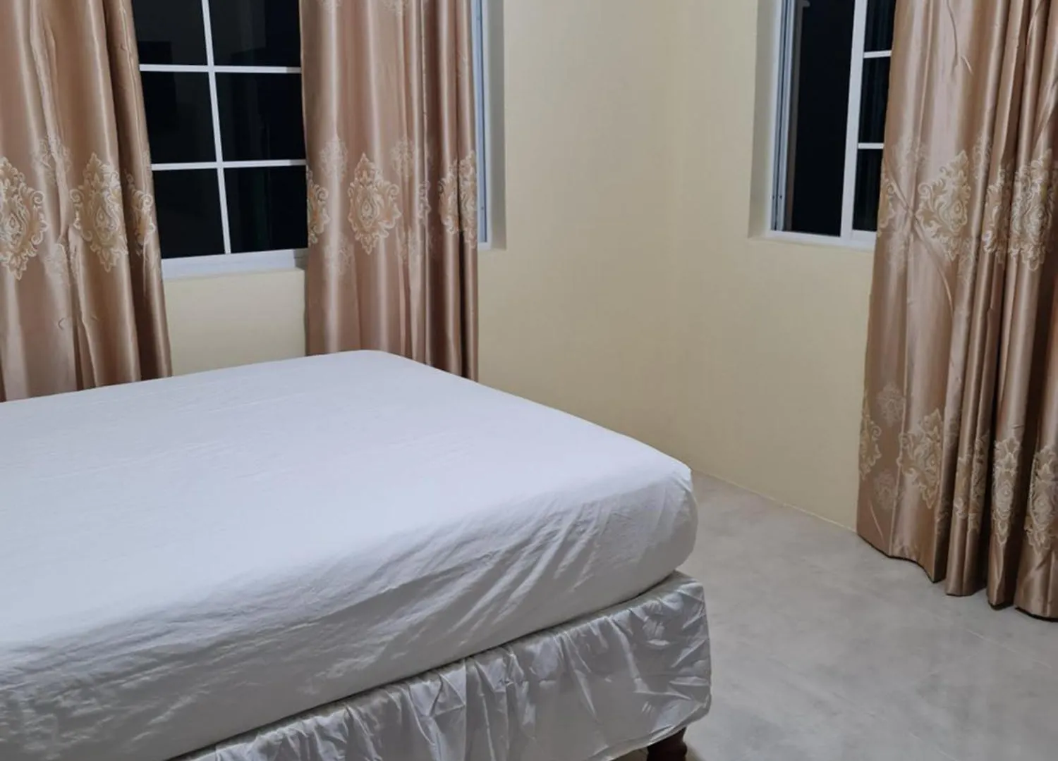 Homestay Paradise Place Grande Hotel Rooms Cave Hill